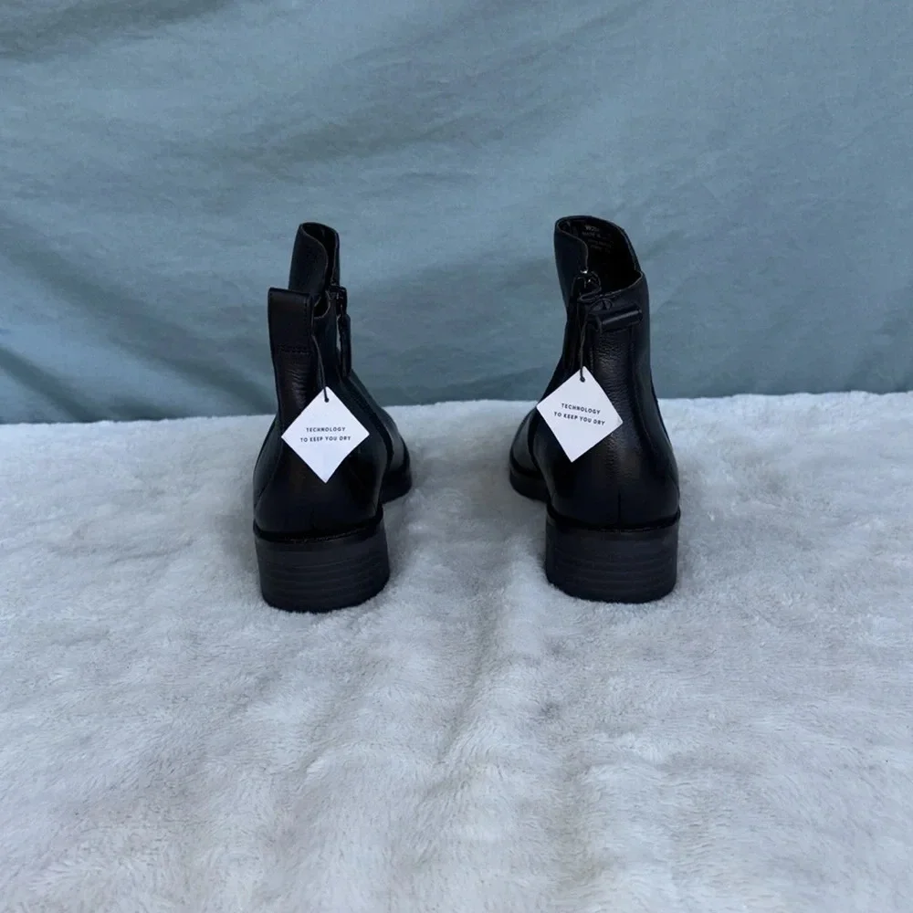 NWOT COLE HAAN River Chelsea Waterproof Leather Bootie/Side Zip Size 5.5